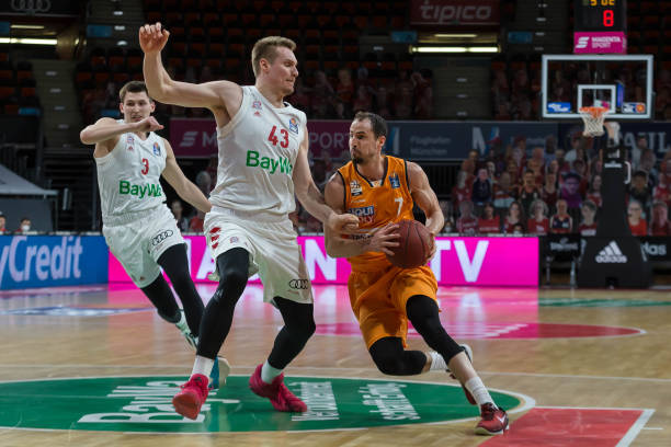 合现代足球 合现代足球