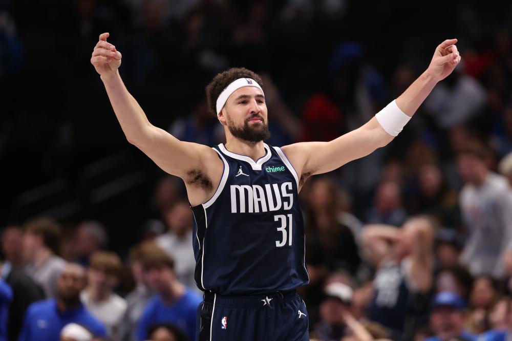 她突破了个 她突破了个